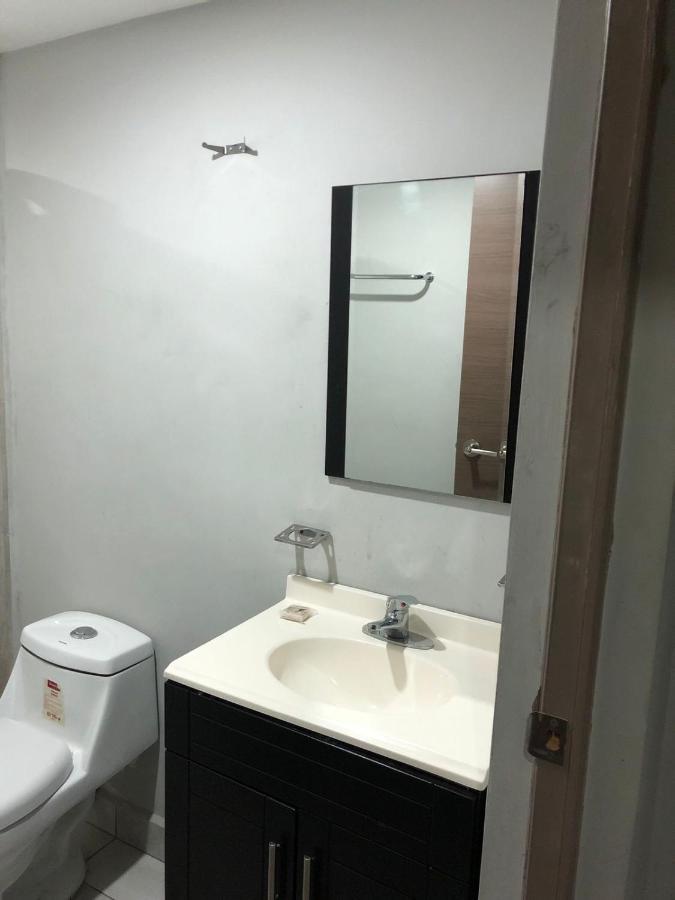 Hotel Hc Express Монтерей Екстериор снимка