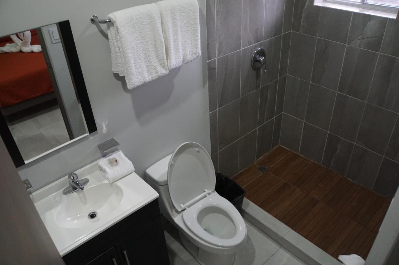 Hotel Hc Express Монтерей Екстериор снимка