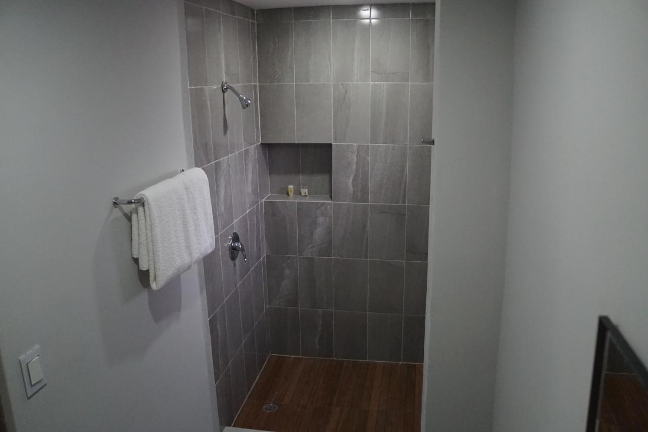 Hotel Hc Express Монтерей Екстериор снимка